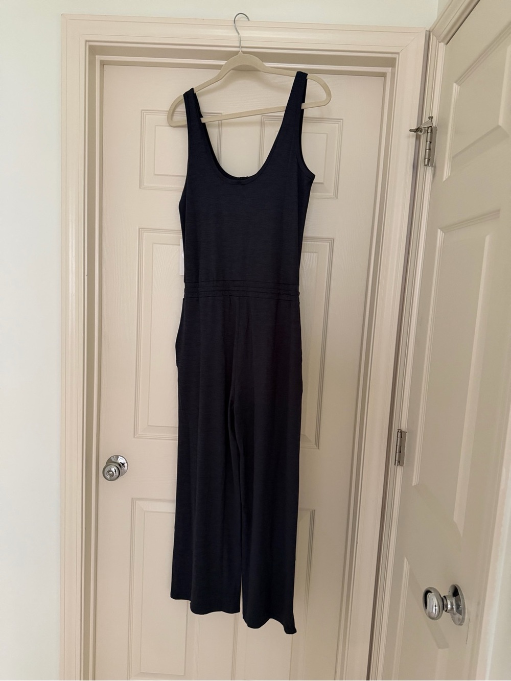 NWT Navy Blue Vuori Sleeveless Wide-Leg Jumpsuit with Drawstring - Picture 4 of 4